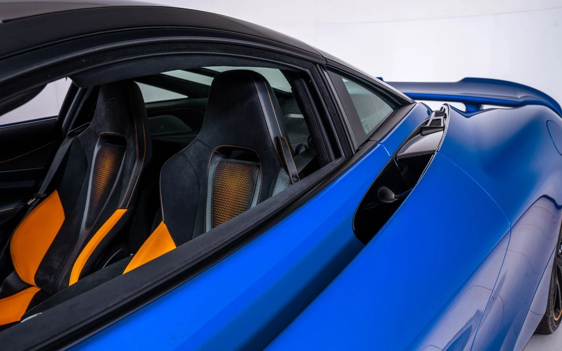 2025 McLaren 750S - Image 13 of 23
