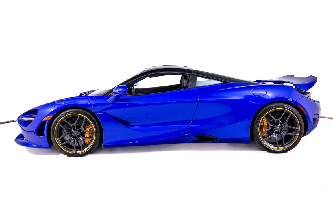 2025 McLaren 750S - Image 2 of 23