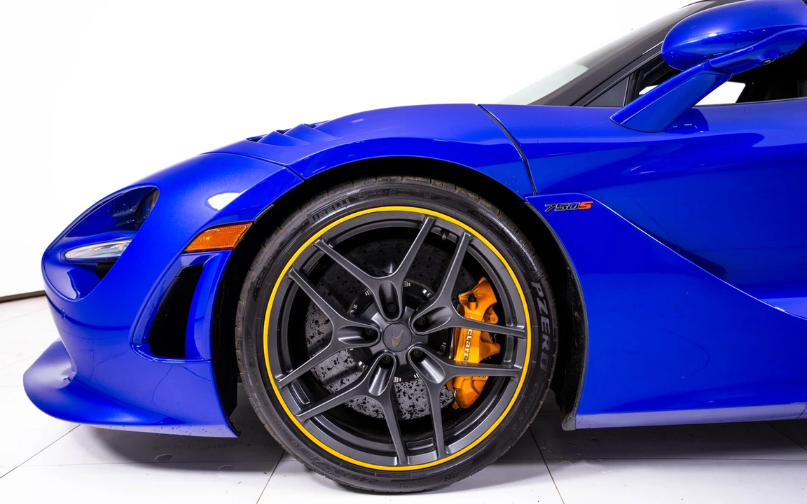 2025 McLaren 750S - Image 14 of 23