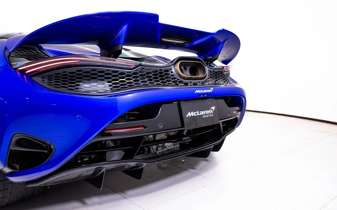 2025 McLaren 750S - Image 12 of 23