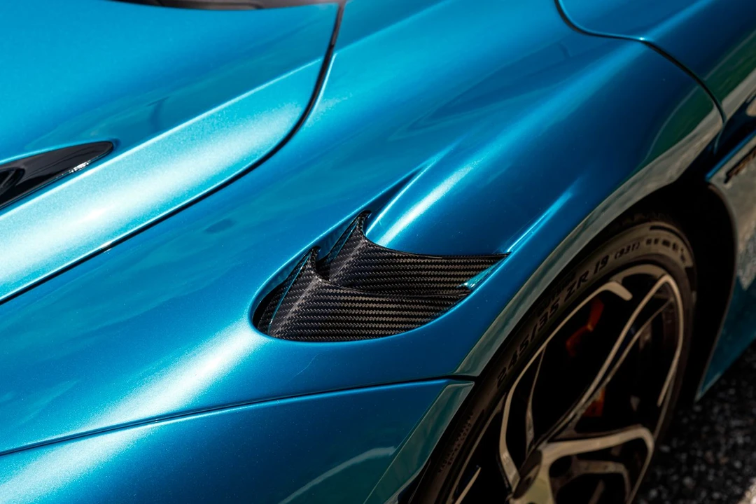 2025 McLaren 750S - Image 19 of 31