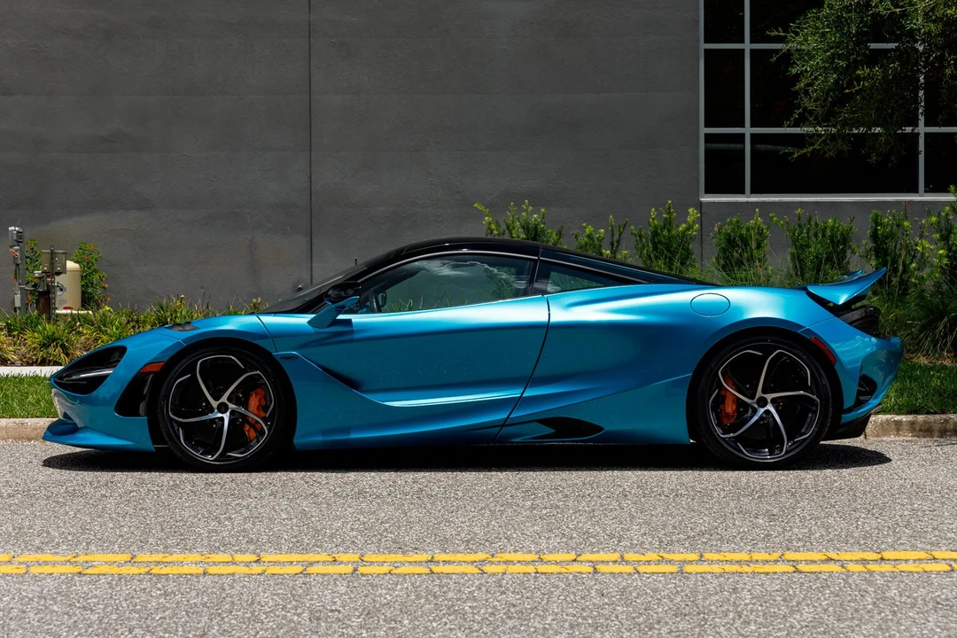 2025 McLaren 750S - Image 26 of 31