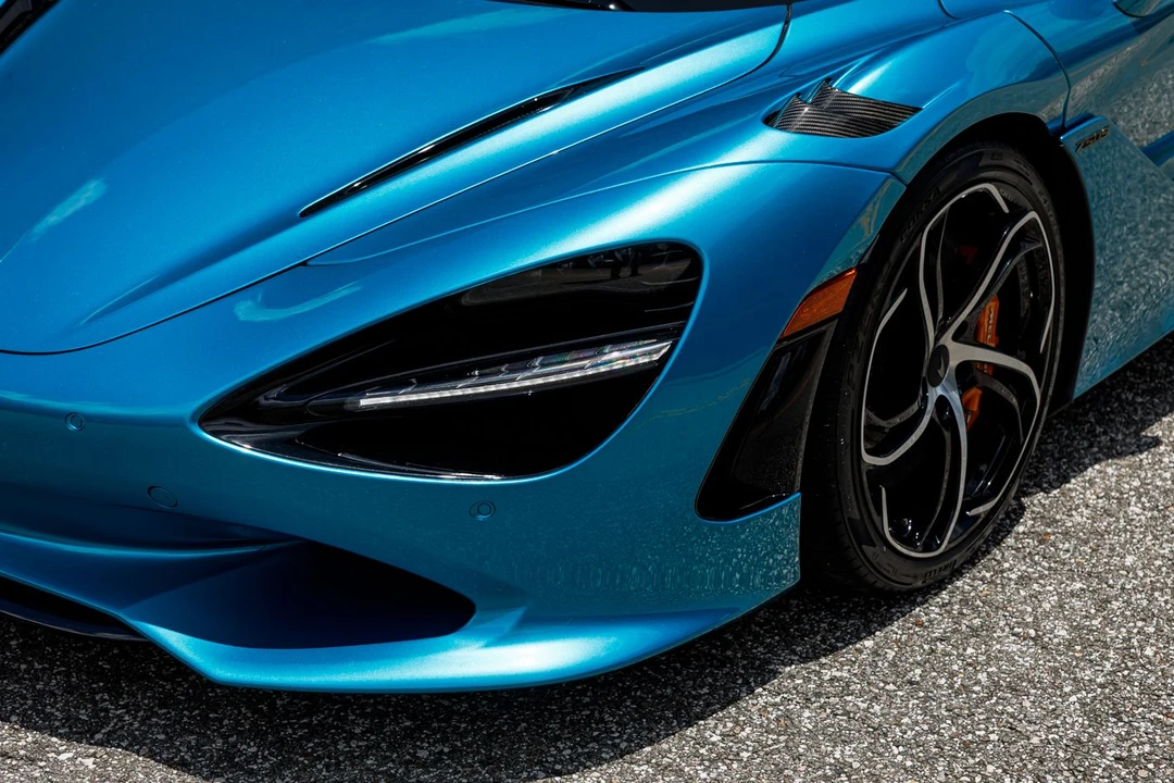 2025 McLaren 750S - Image 29 of 31