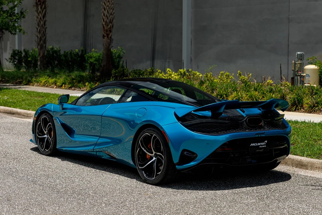 2025 McLaren 750S - Image 23 of 31