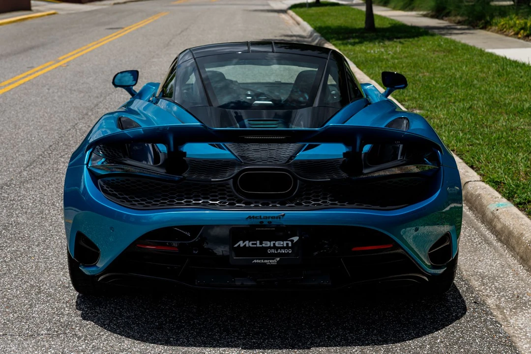 2025 McLaren 750S - Image 20 of 31