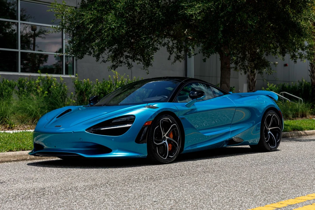 2025 McLaren 750S - Image 28 of 31