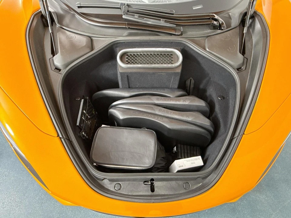 2025 McLaren 750S - Image 25 of 31