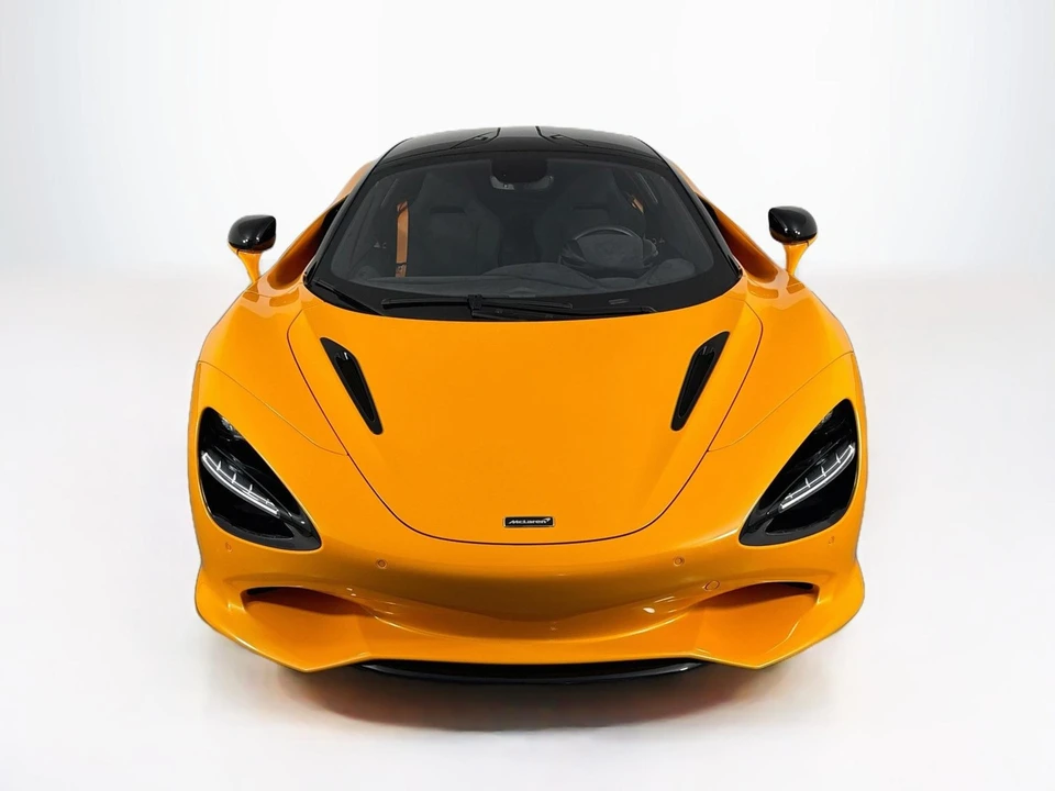 2025 McLaren 750S - Image 2 of 31
