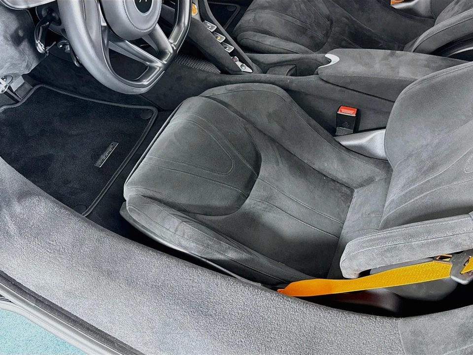 2025 McLaren 750S - Image 21 of 31