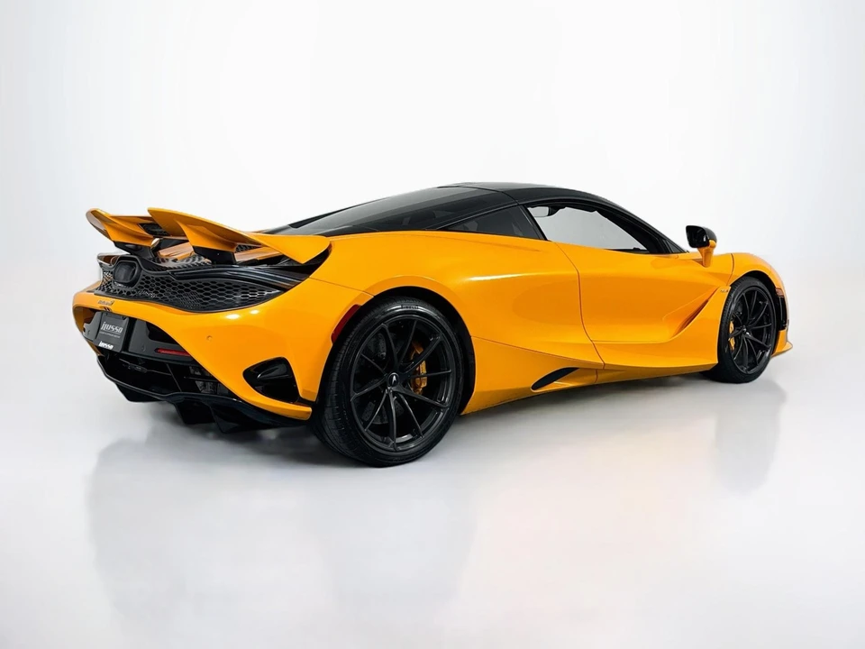 2025 McLaren 750S - Image 5 of 31