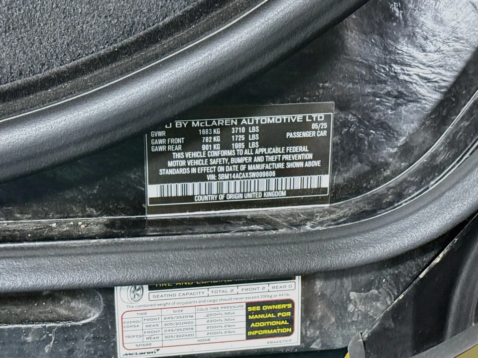 2025 McLaren 750S - Image 30 of 31