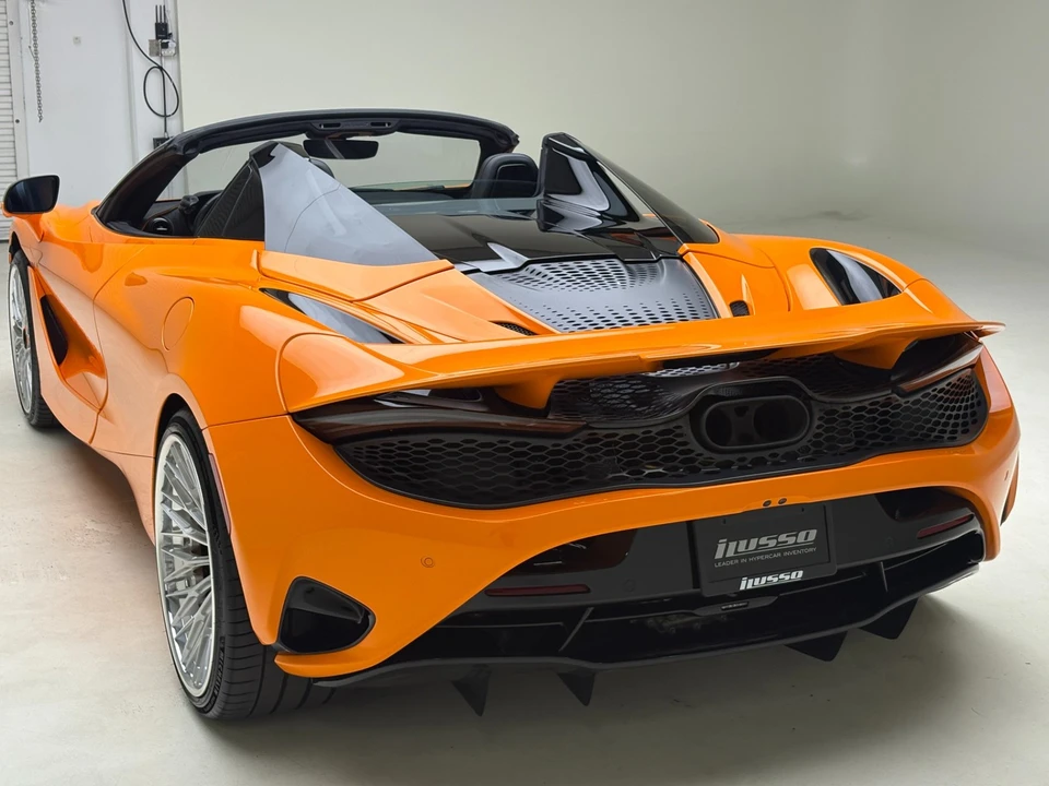 2025 McLaren 750S - Image 6 of 24