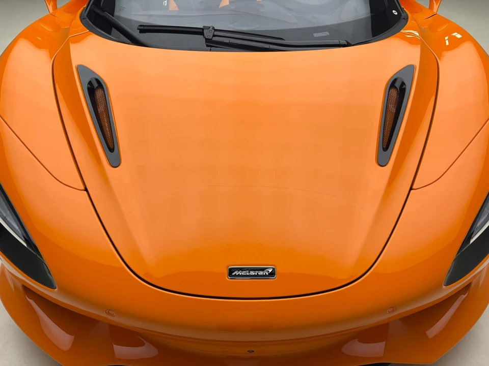 2025 McLaren 750S - Image 15 of 24