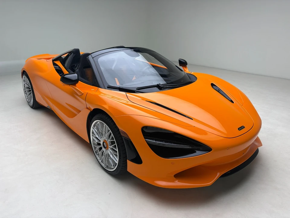 2025 McLaren 750S - Image 4 of 24