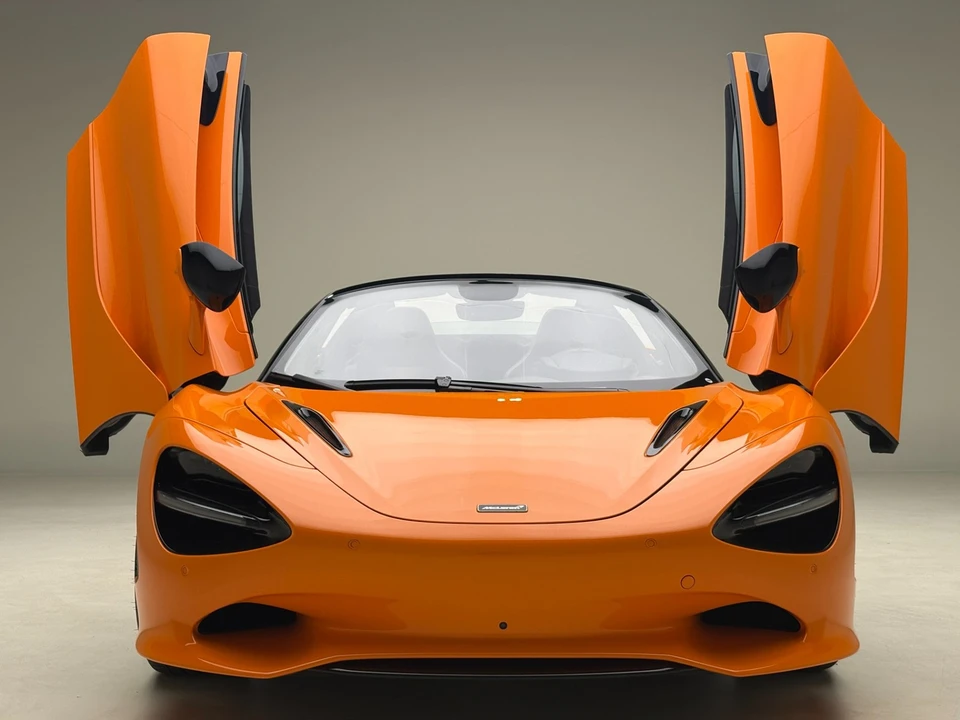 2025 McLaren 750S - Image 3 of 24