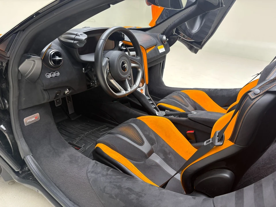2025 McLaren 750S - Image 23 of 24