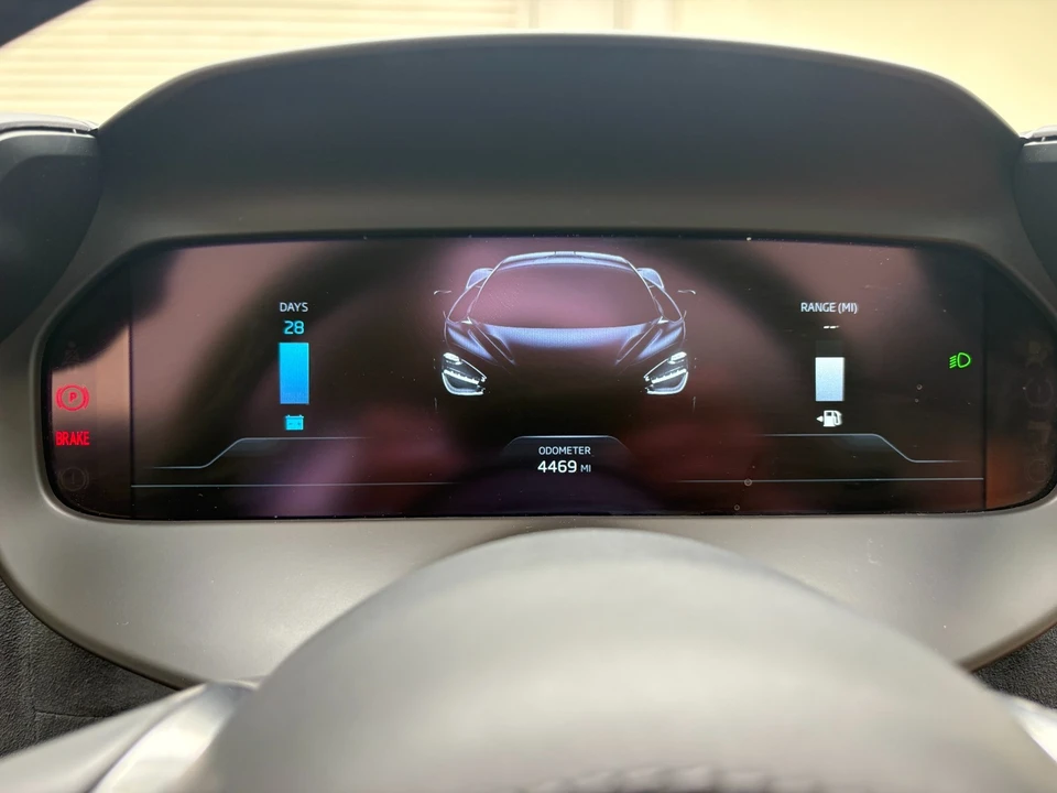 2025 McLaren 750S - Image 24 of 24