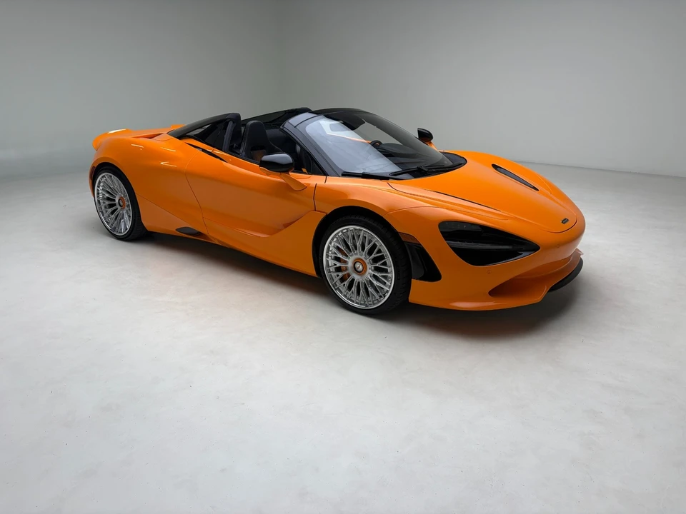 2025 McLaren 750S - Image 11 of 24