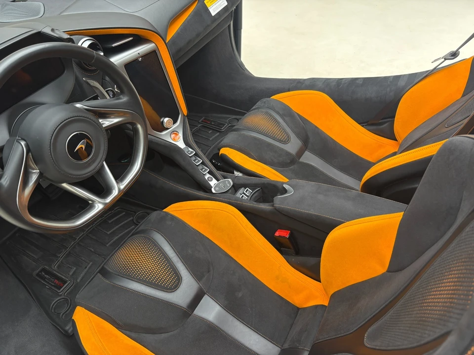 2025 McLaren 750S - Image 21 of 24