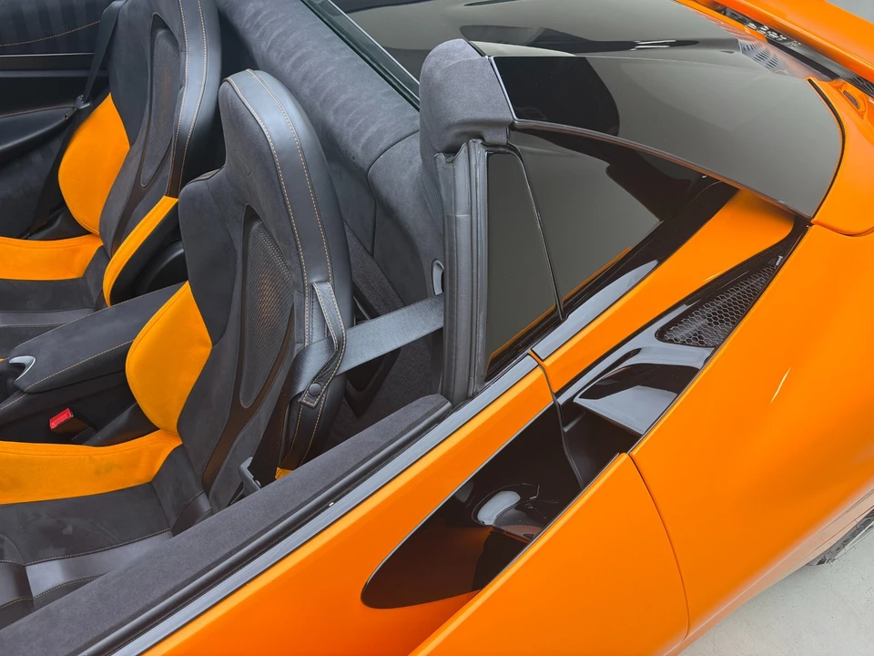 2025 McLaren 750S - Image 18 of 24