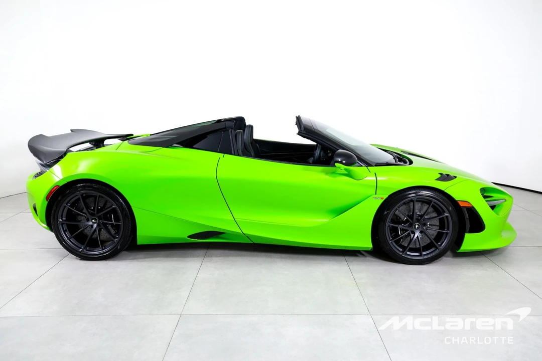 2025 McLaren 750S - Image 11 of 31