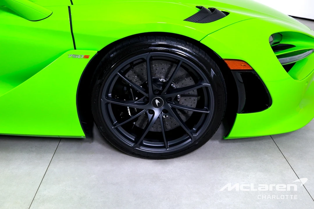 2025 McLaren 750S - Image 28 of 31