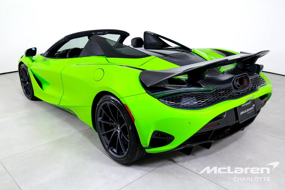2025 McLaren 750S - Image 8 of 31