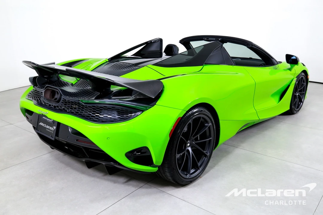 2025 McLaren 750S - Image 10 of 31