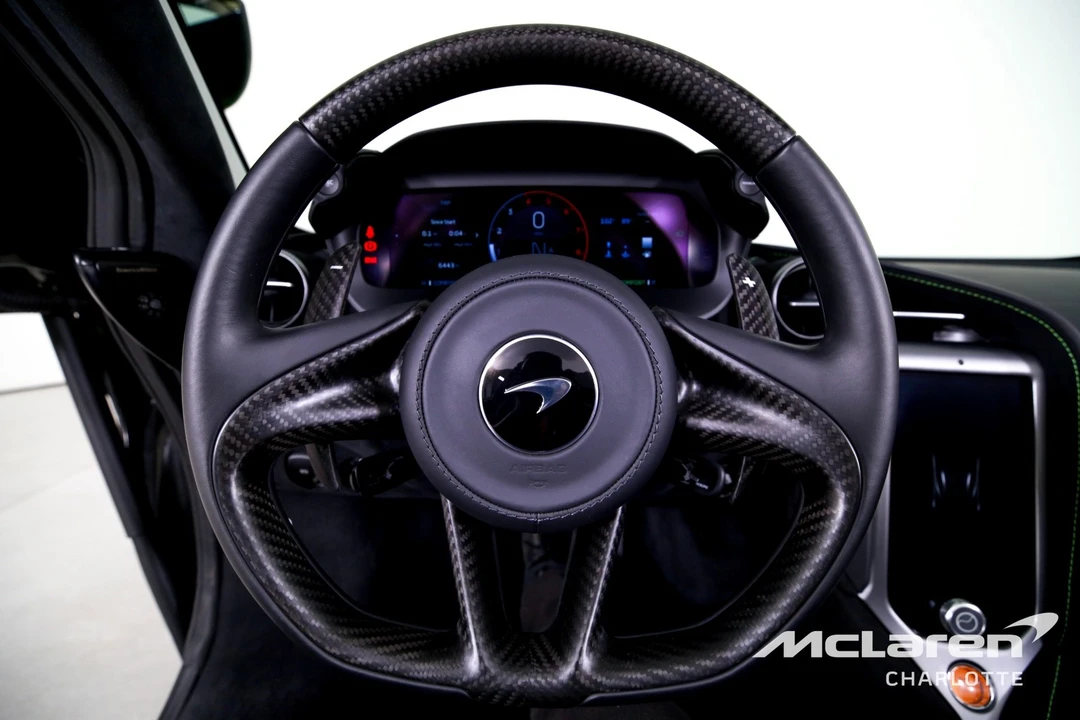 2025 McLaren 750S - Image 16 of 21