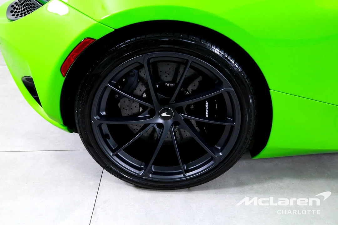 2025 McLaren 750S - Image 27 of 31