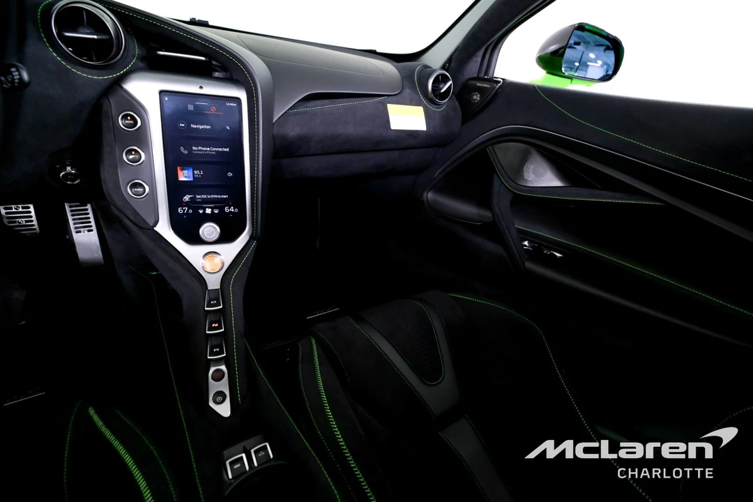 2025 McLaren 750S - Image 17 of 21
