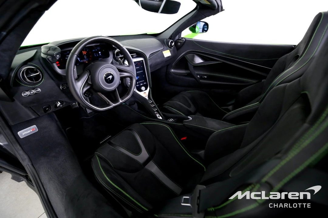 2025 McLaren 750S - Image 14 of 21