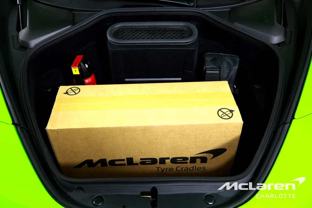 2025 McLaren 750S - Image 18 of 31