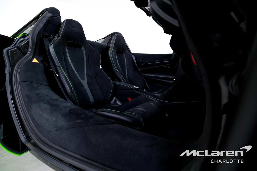 2025 McLaren 750S - Image 20 of 31