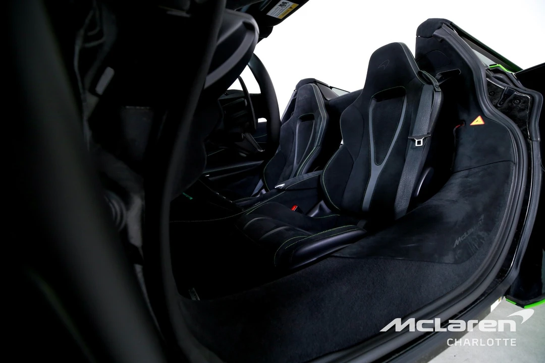 2025 McLaren 750S - Image 13 of 21