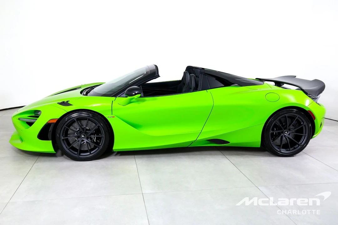 2025 McLaren 750S - Image 7 of 31