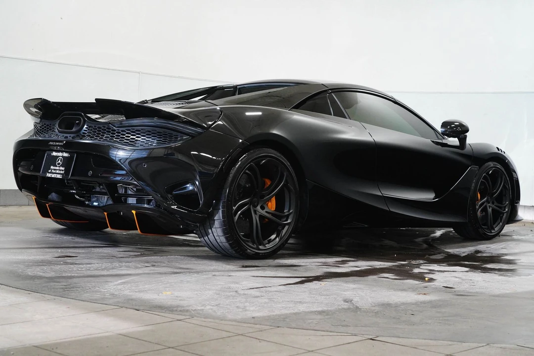 2025 McLaren 750S Spider - Image 11 of 12