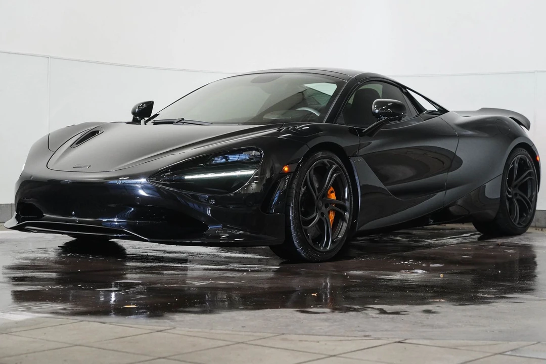 2025 McLaren 750S Spider - Image 9 of 12