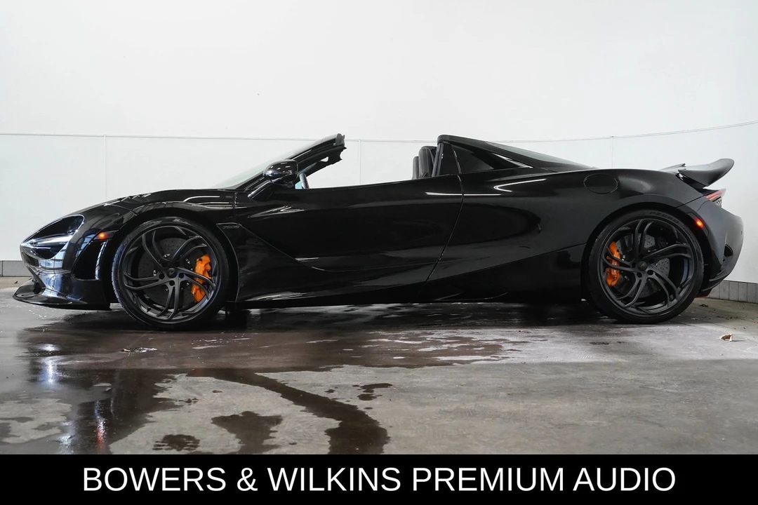 2025 McLaren 750S Spider - Image 5 of 12