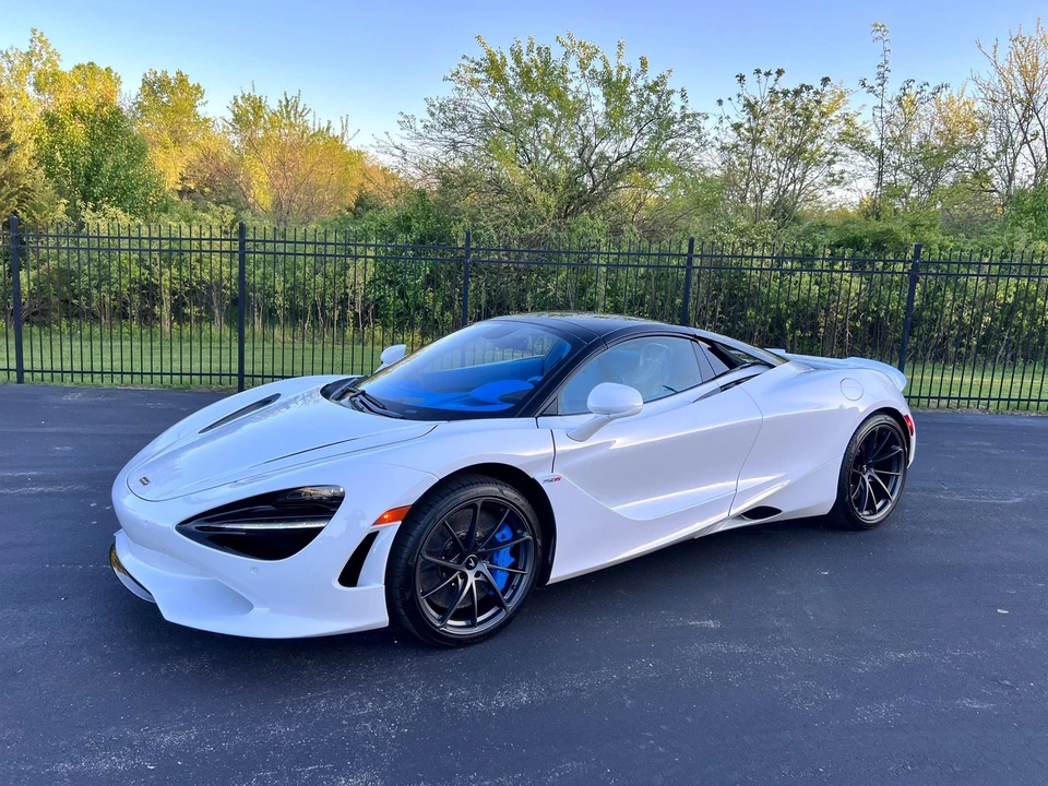 2025 McLaren 750S Spider - Image 3 of 21