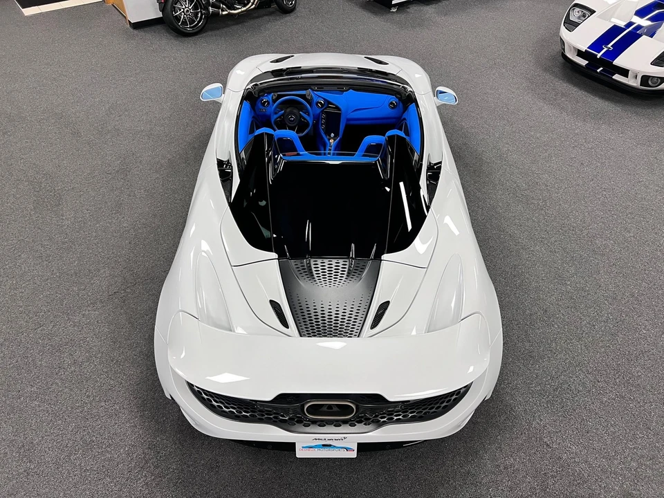 2025 McLaren 750S Spider - Image 12 of 21