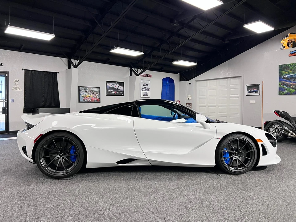 2025 McLaren 750S Spider - Image 7 of 21