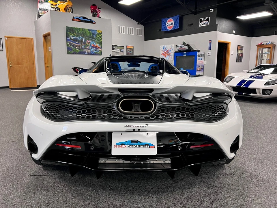 2025 McLaren 750S Spider - Image 6 of 21