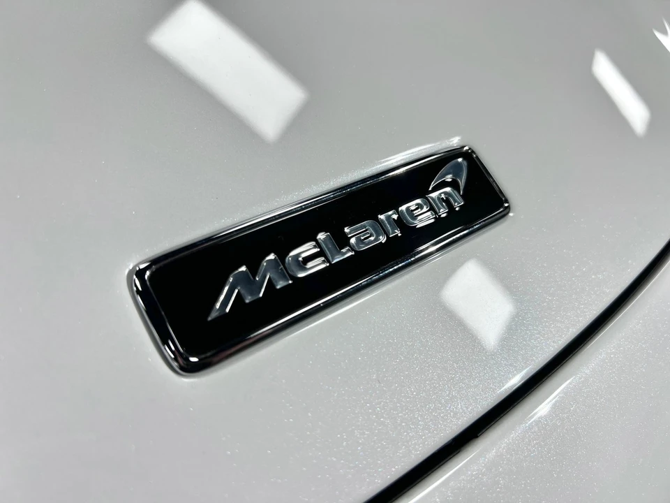 2025 McLaren 750S Spider - Image 17 of 21