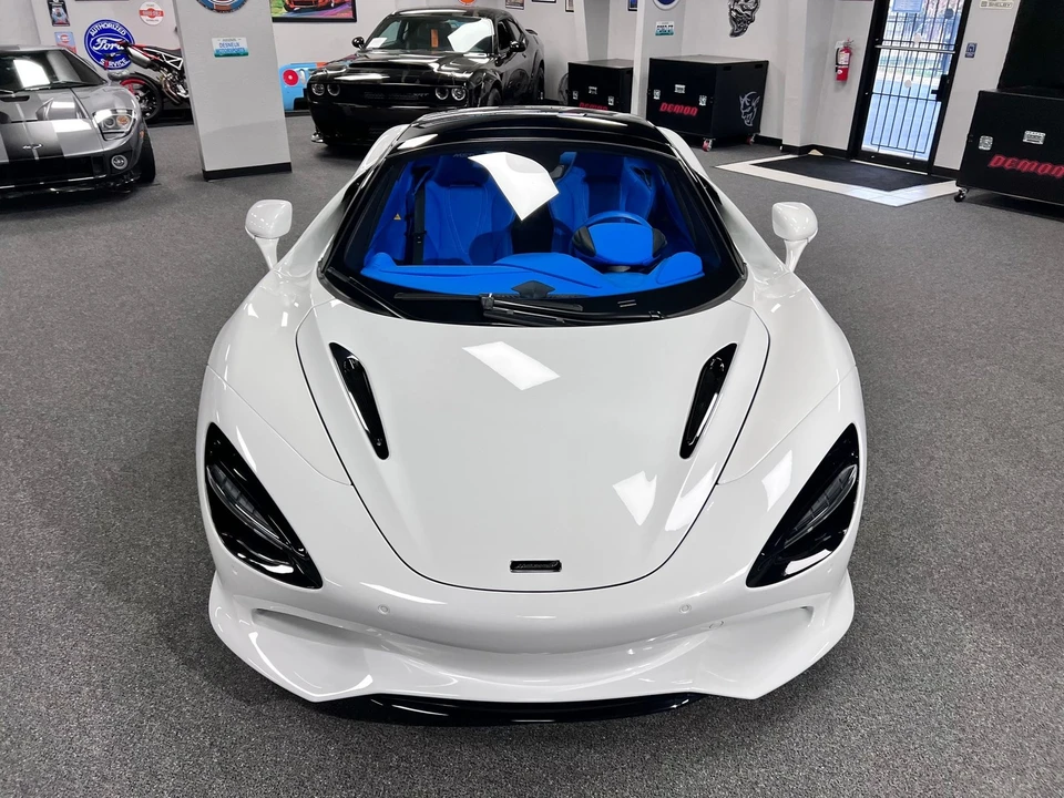 2025 McLaren 750S Spider - Image 8 of 21