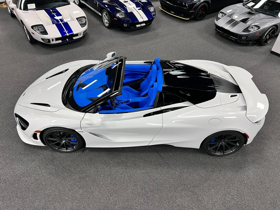 2025 McLaren 750S Spider - Image 13 of 21