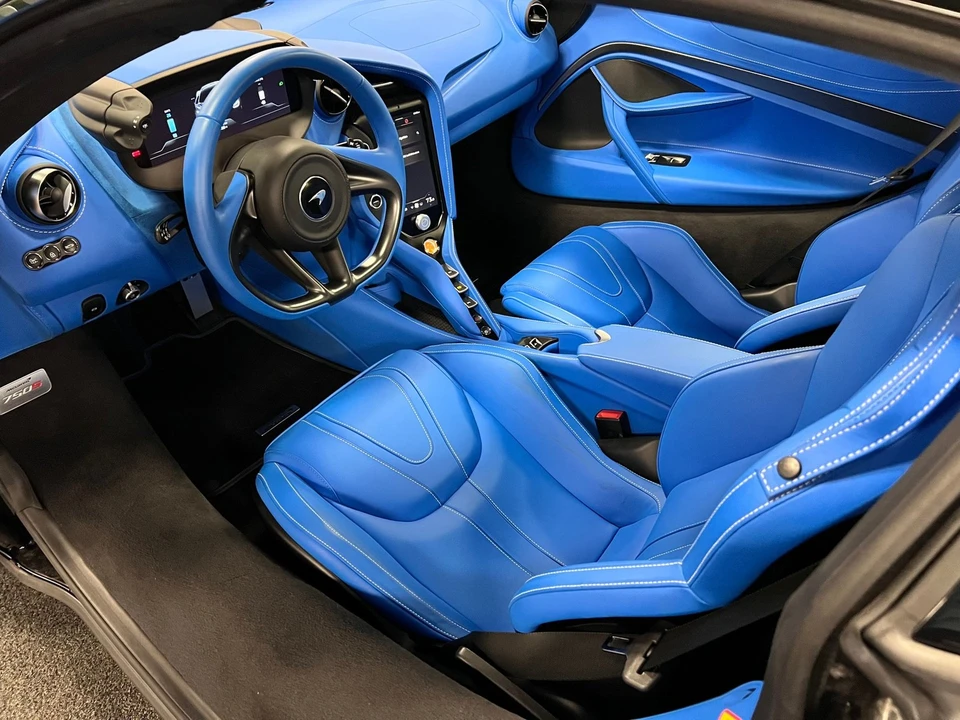 2025 McLaren 750S Spider - Image 19 of 21