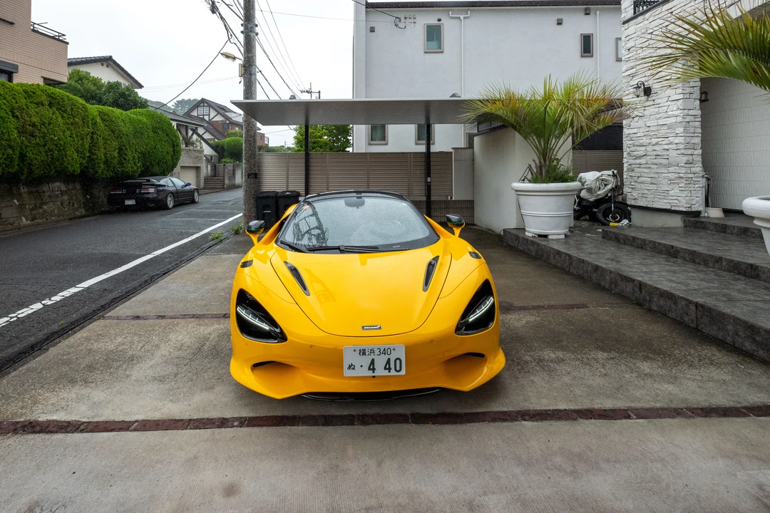 2025 McLaren 750S Spider - Image 2 of 31