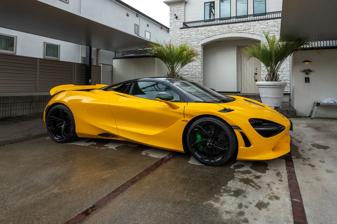 2025 McLaren 750S Spider - Image 5 of 31