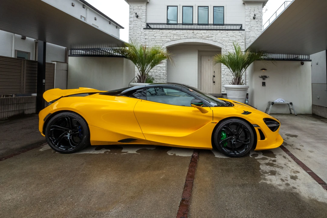 2025 McLaren 750S Spider - Image 6 of 31